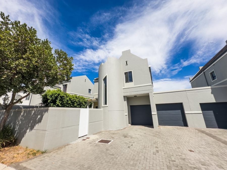 3 Bedroom Property for Sale in Plattekloof Western Cape